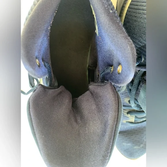 Nike Men Hyperdunk Shoes - Picture 10 of 12